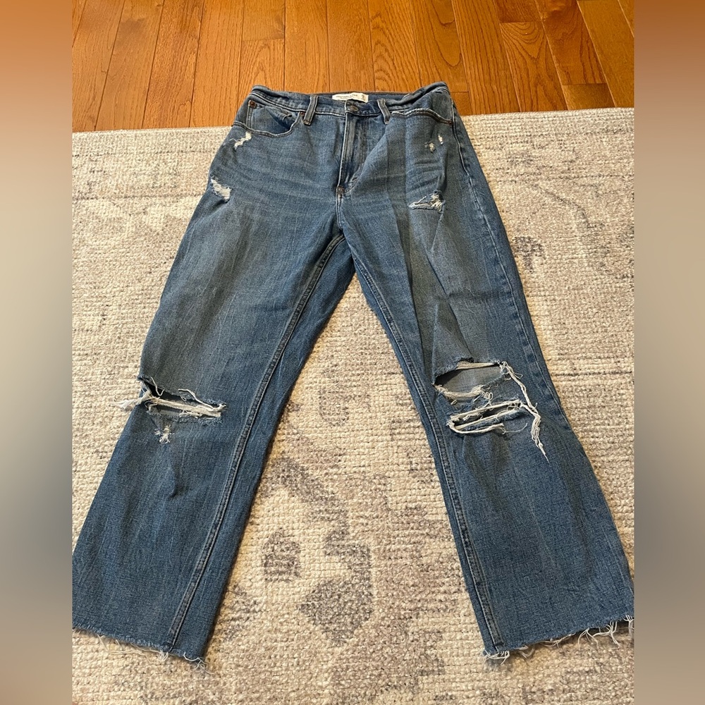 Abercrombie and Fitch Ultra High Rise Ankle Straight Curve Love Jeans 6/28 Short